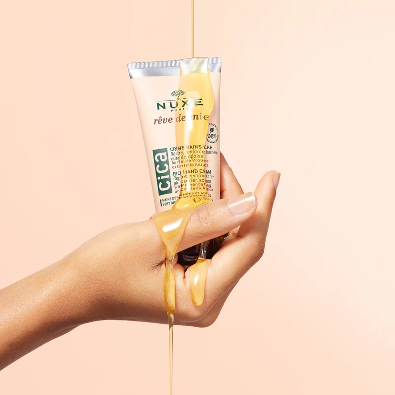 Crema de manos rica en CICA